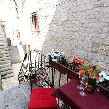 Tragurium & Salona Apartments Trogir Exterior photo