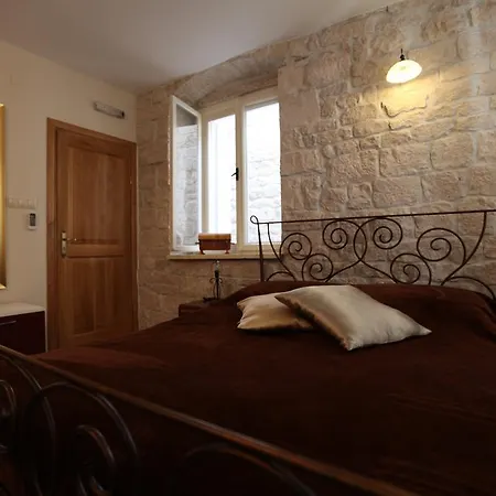 Tragurium & Salona Apartments Trogir Exterior photo