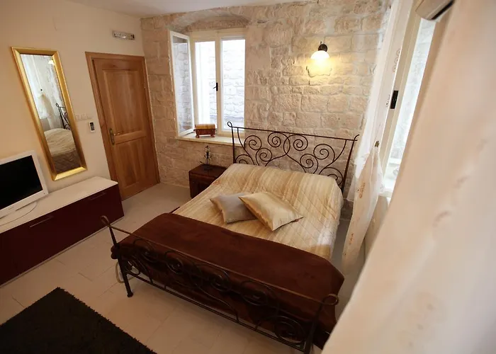 Tragurium & Salona Apartments